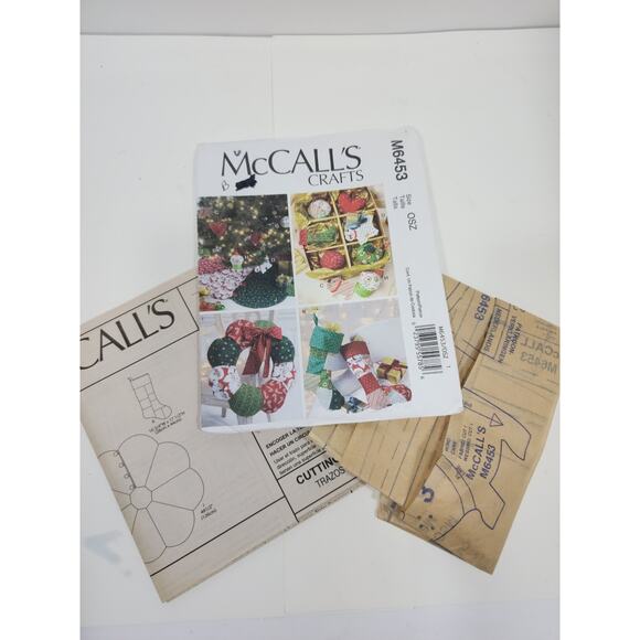 McCall's Crafts M6452 Christmas Ornaments, Tree Skirt, Wreath, Stocking Uncut - Picture 3 of 3